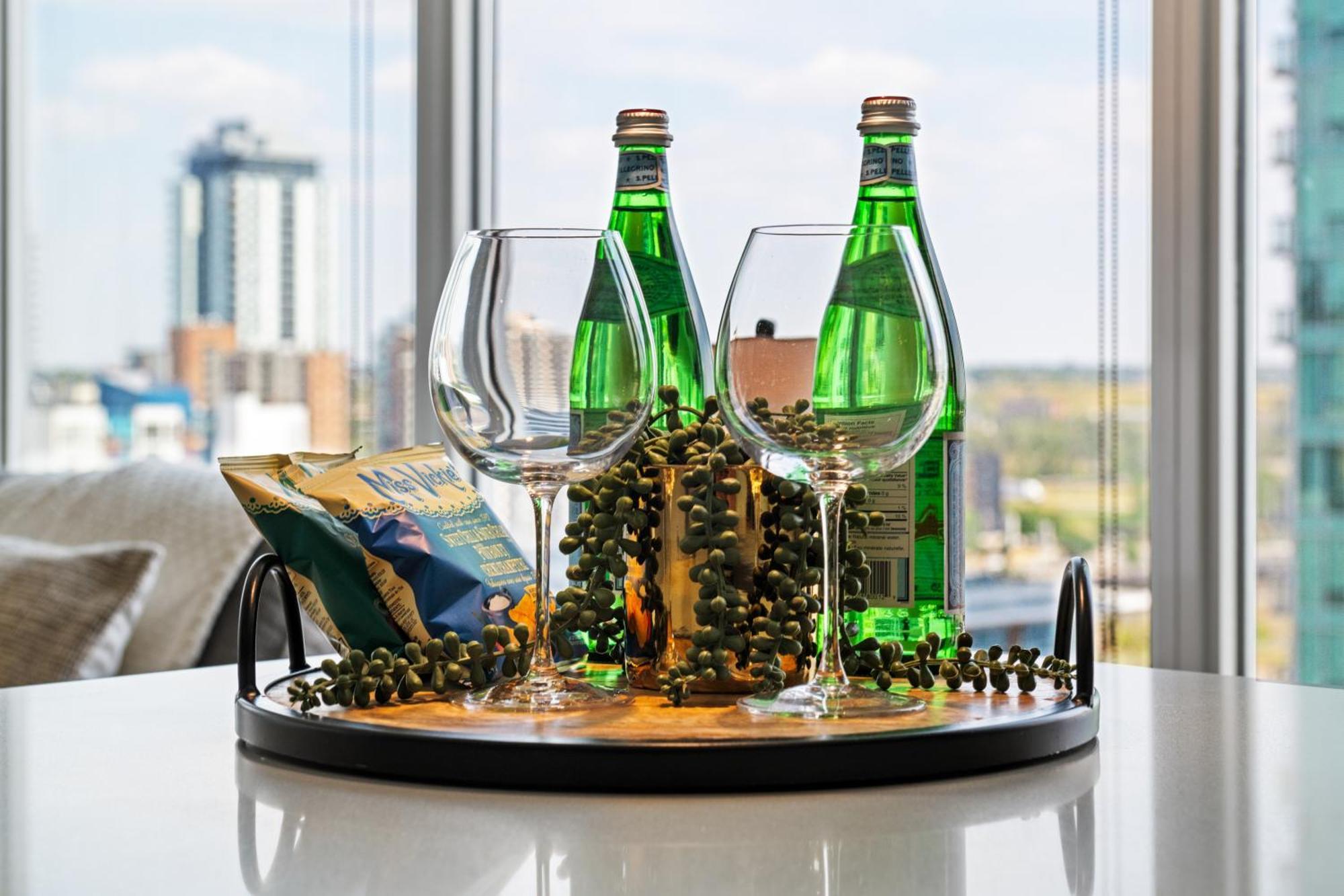 Modern Suite Calgary Downtown 5 Min Walk Stampede Exteriér fotografie